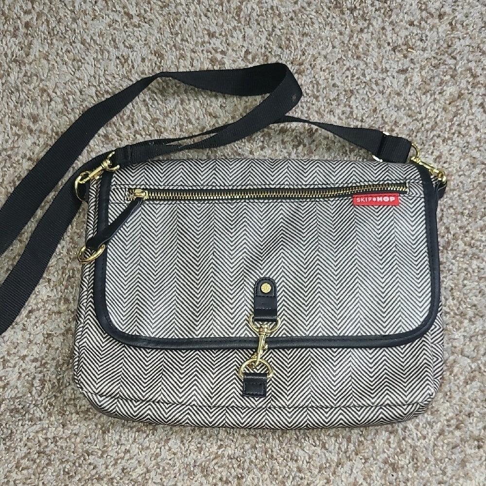 Skip Hop Black and White Women's Bag